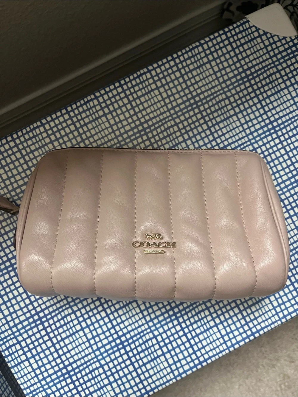 Coach Cosmetic Case 17 Puffy Linear Quilting